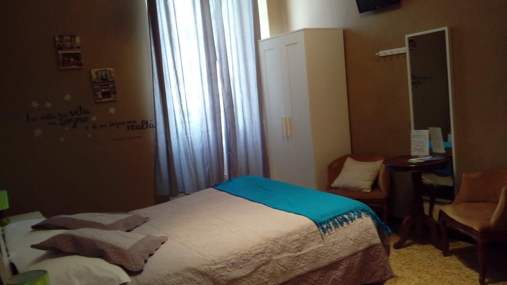 Ensemble Rooms Di Vayadu Alassio Exterior photo