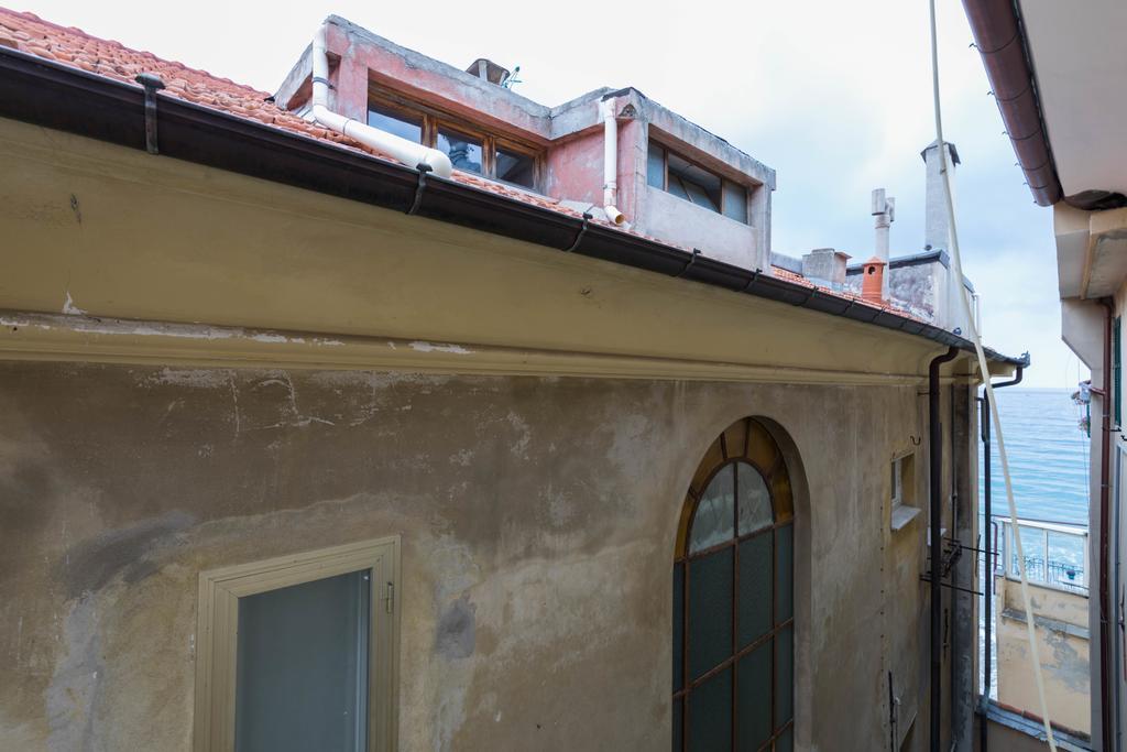 Ensemble Rooms Di Vayadu Alassio Exterior photo